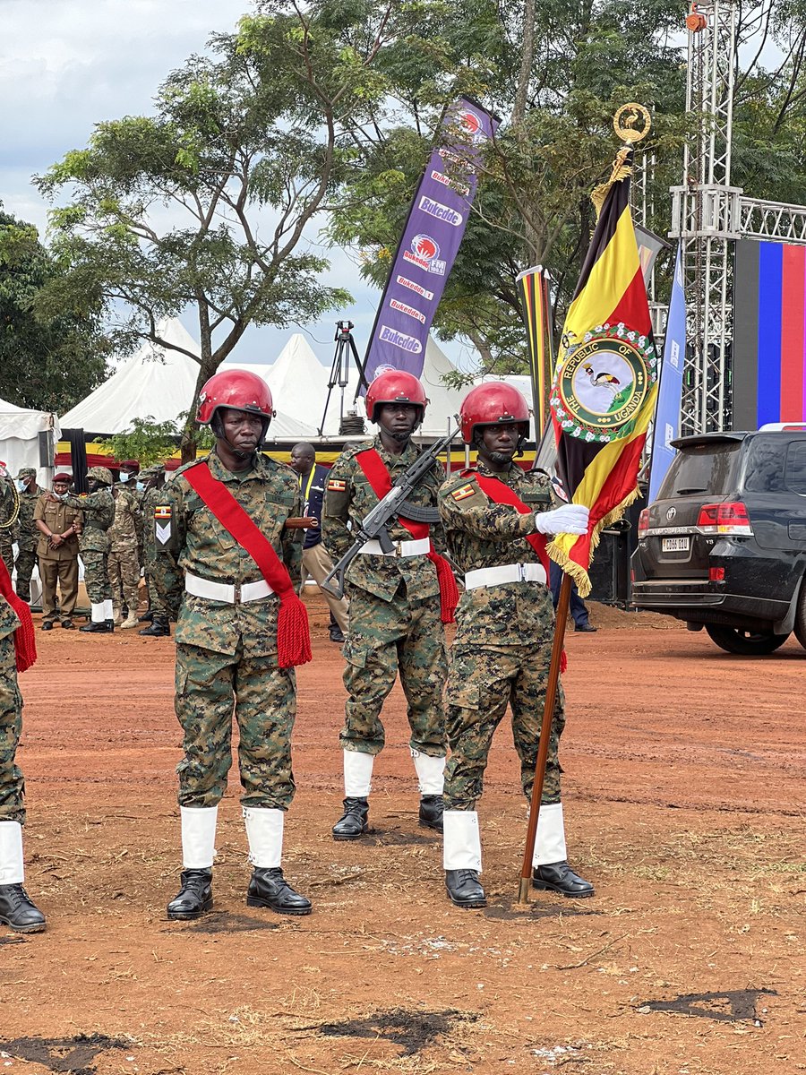 amanyarnold's tweet photo. ⚫🟡🔴
I have always looked forward to the  @MODVA_UPDF parades &amp; I have never been disappointed but todays parade was a beauty. Loved the new changes &amp; kudos to the CDF @mkainerugaba.
And for Col @DeoAkiiki  😍😍 couldn't believe my eyes but thanks for great job done. 👏 https://t.co/qDLAqUBLn3