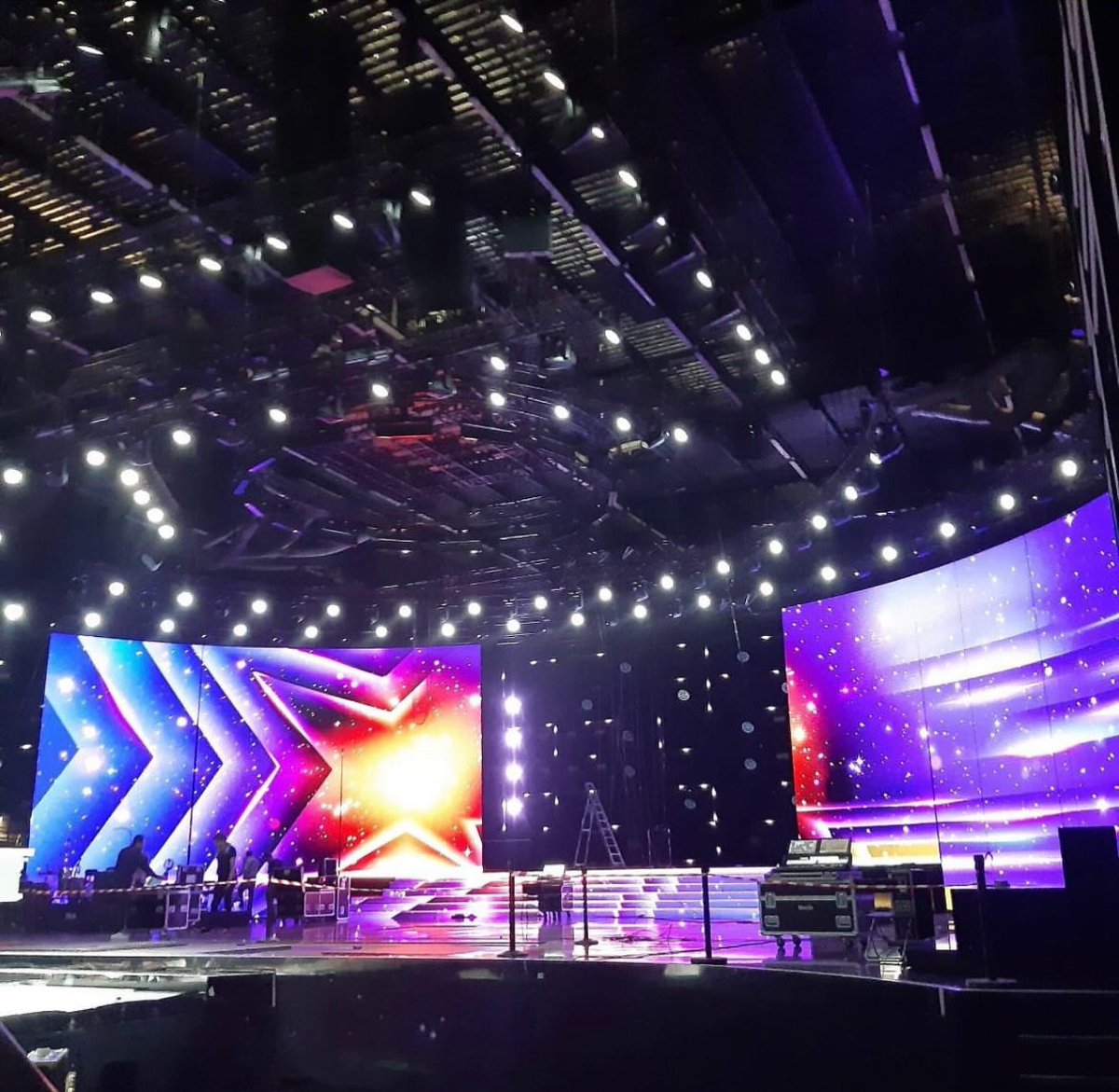 starac_infos's tweet photo. J-3 avant le retour de la Star Ac ⭐️
le plateau ce finalise encore quelques réglages pour les premières répètes !
#star #academy #staracademy #exclu #academy #academyciens #plateau #repetes #repetitions https://t.co/dOX3X4z5A4