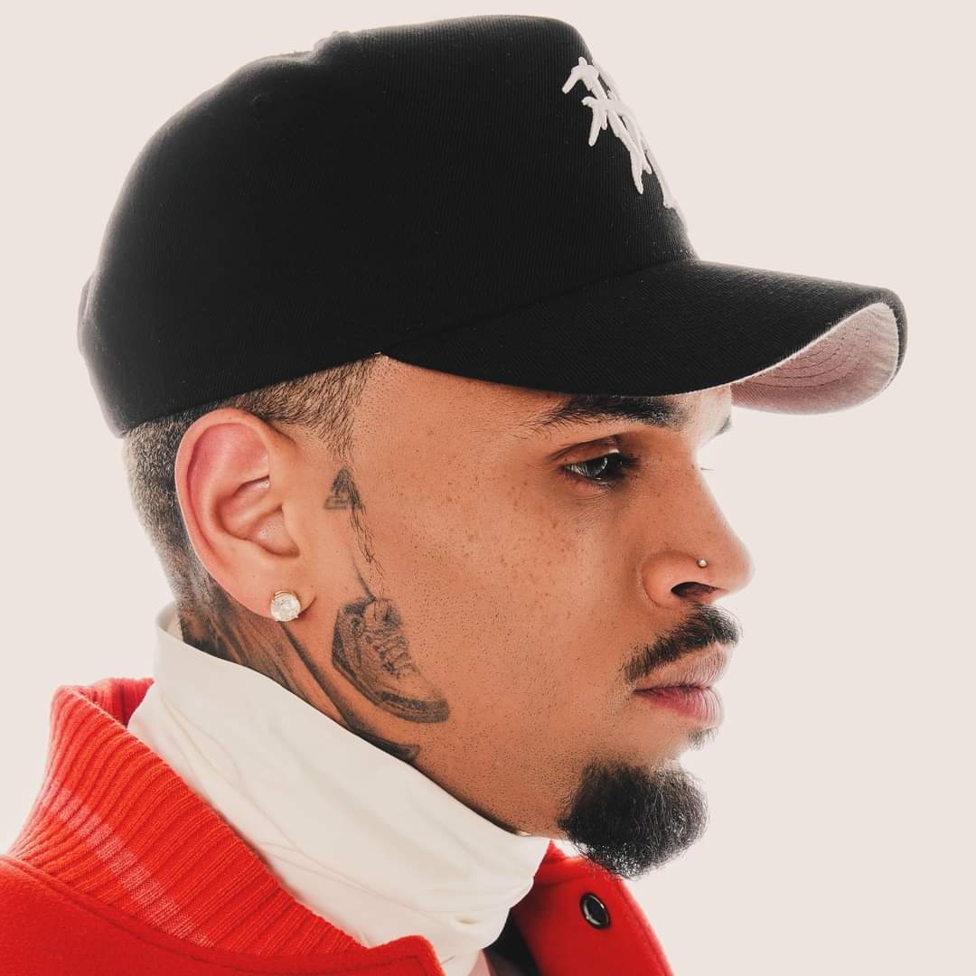 miShumoZA_'s tweet image. Since Chris Brown will be coming to SOUTH Ahhh🇿🇦, Let's give him a South African name