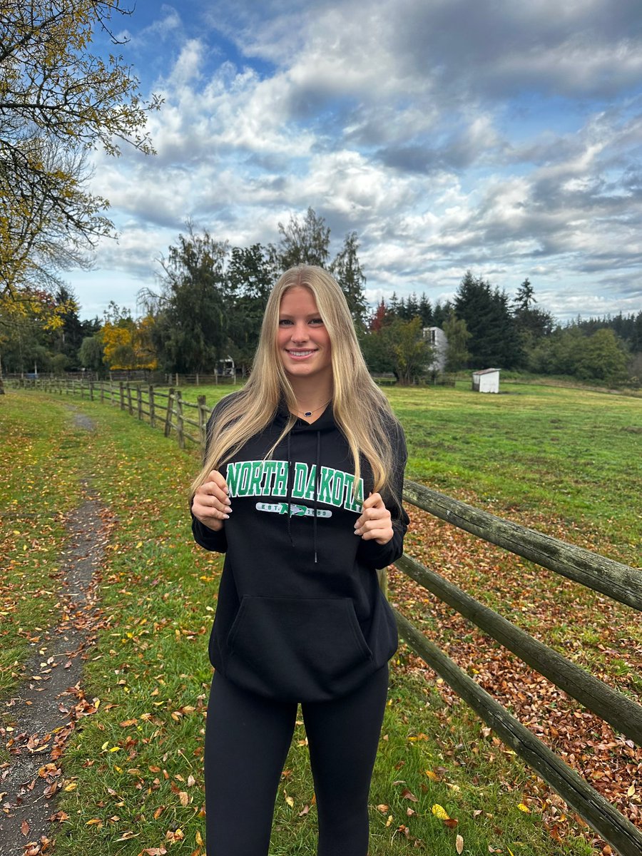 CeliaHulst's tweet photo. I am so excited to announce my verbal commitment to play D1 soccer and continue my academic career in aviation at the University of North Dakota! Go Fighting Hawks 💚🤍 @UNDsoccer @ImYouthSoccer https://t.co/jCagM5XOEL