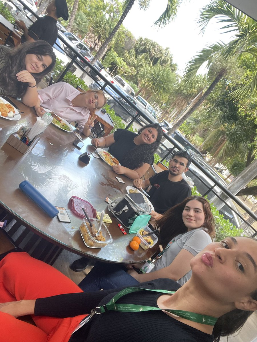 brunaplima_'s tweet photo. NAPI FELIZ 💚 #dpece @pedritasversion https://t.co/rsKr0NStQY