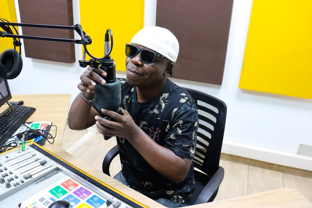 Ghetto Radio (@ghettoradio895) on Twitter photo Lovers Reggae Tonight🔴🟡🟢
Ndani ya #JAHMROCKDOBA🌃
8pm - Midnight🌙
Pull up di chune <a href="/CharraDeejay/">Deejay Charra</a> Lovers Reggae Tonight🔴🟡🟢
Ndani ya #JAHMROCKDOBA🌃
8pm - Midnight🌙
Pull up di chune <a href="/CharraDeejay/">Deejay Charra</a>
