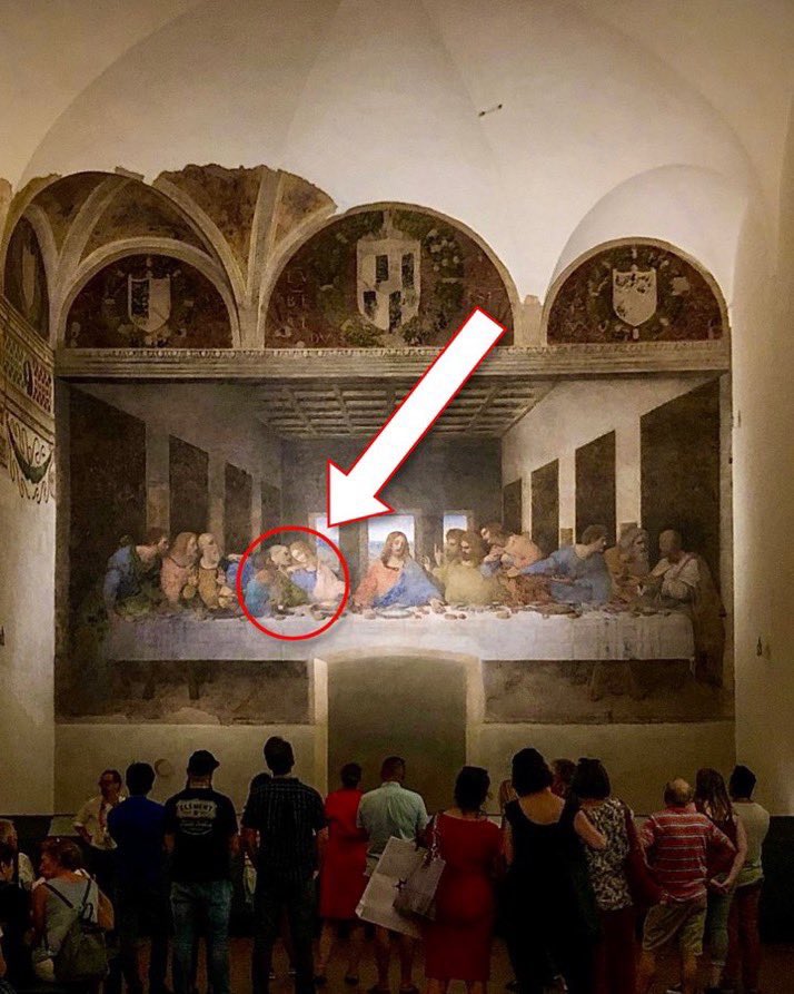 girisimcihisler's tweet photo. Da Vinci'nin Son Akşam Yemeği, Hıristiyan sanatının temel taşıdır.

İnce sembolleri ve gizli mesajları konusunda yüzyıllarca hayranlık ve spekülasyonlara ilham kaynağı oldu.

Ama neredeyse herkesin gözden kaçırdığı gizli bir şey var. https://t.co/dvYftG6YZX