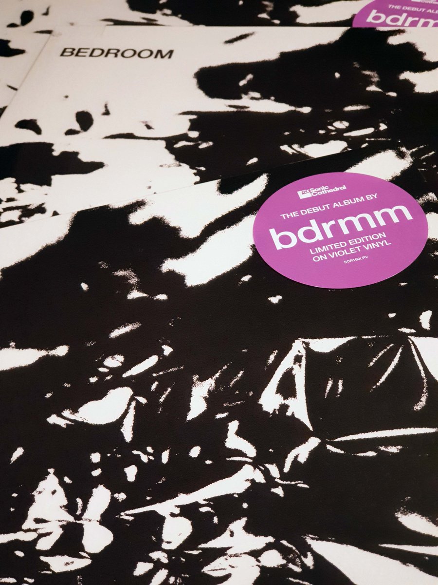 Tis a lovely week for top reissues!

Just landed with us ready for release this Friday, a welcome repress of Bloc Party's seminal 'Silent Alarm', plus a new violet-coloured repress of the first Bdrmm album, 'Bedroom'

Bloc: recordculture.com/collections/ne…

Bdrmm: recordculture.com/collections/ne…