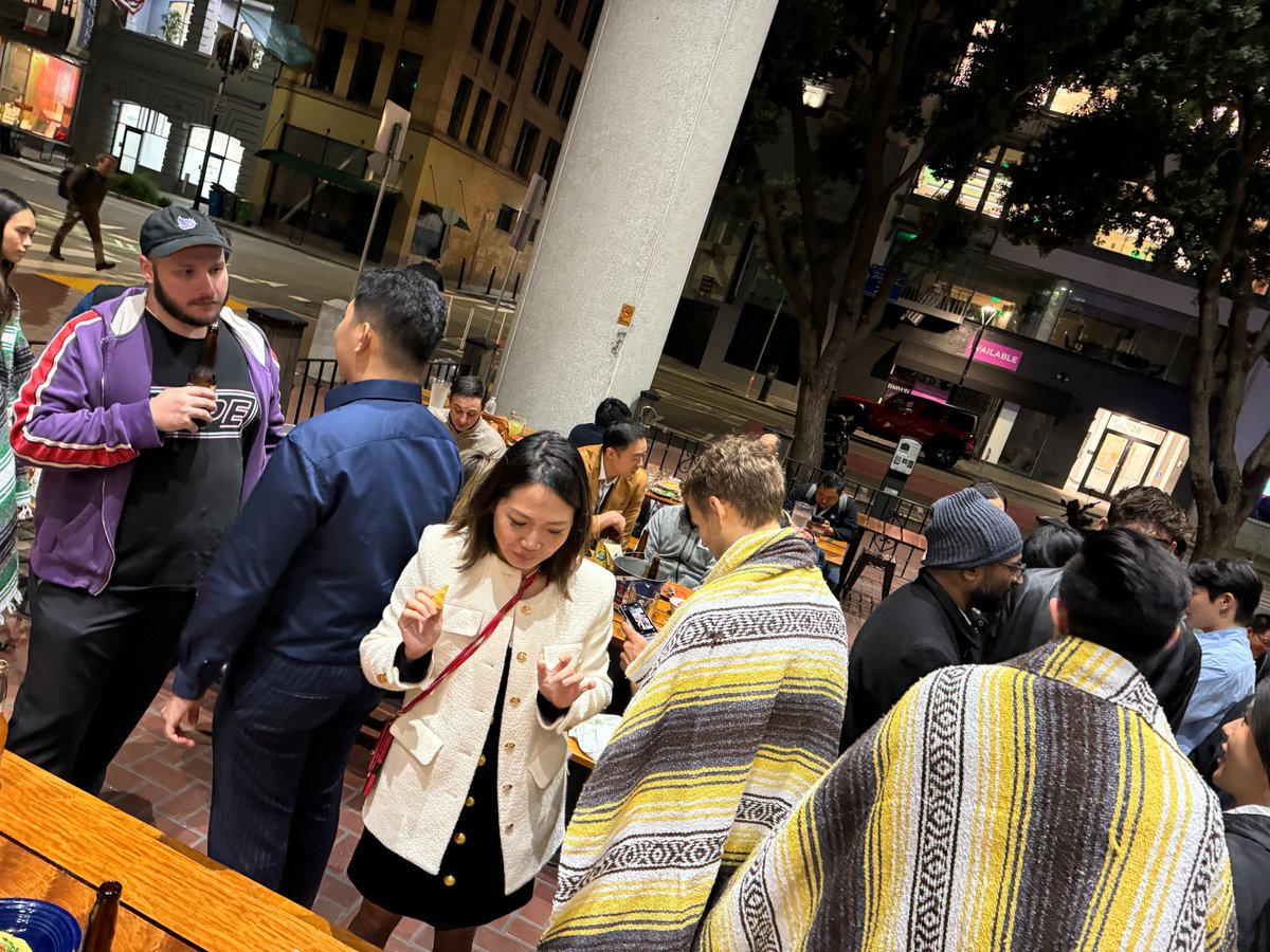 Thank you #Revere  family and friends for coming out a very cold evening for #TacoTuesday, <a href="/Techweek_/">Tech Week</a> by <a href="/a16z/">a16z</a>-version! Special shoutout to our sponsor @CitizensPrivateBank and co-host <a href="/joinrepublic/">Republic</a>!