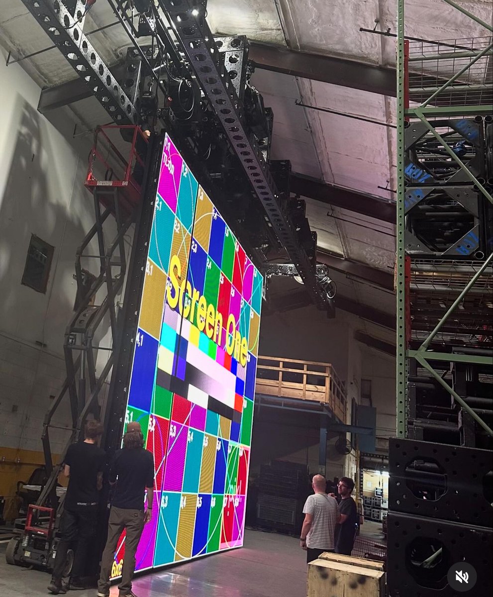 ModTruss's tweet image. Carousel by @bnwrigging
We made space for a new prep area in the shop. Engineered the roof, installed power, Flew a grid to float a rig of automation. #eventrigging #prerig #testtwiceinstallonce #modtruss