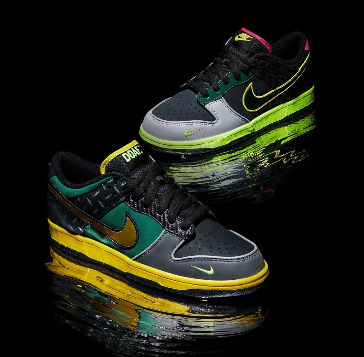 SNKR_TWITR tweet media