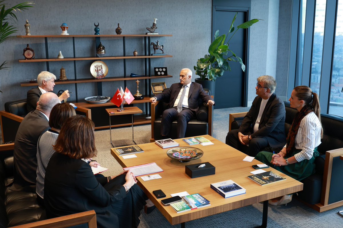 NailOlpak's tweet photo. .@SwissEmbAnkara Büyükelçisi Guillaume B. Scheurer, İstanbul Başkonsolosu @BrandtPhilippe, @SwissChamber Başkanı Arpat Şenocak ve 🇹🇷🇨🇭İş Konseyi Başkanımız Zeki Yıldırım'la birlikte ikili ilişkilerimiz ve #TicariDiplomasi faaliyetlerimiz üzerine @deikiletisim merkezimizde verimli bir görüşme gerçekleştirdik.

Ziyaretleri için teşekkür ediyorum.

#İşimizTicariDiplomasi