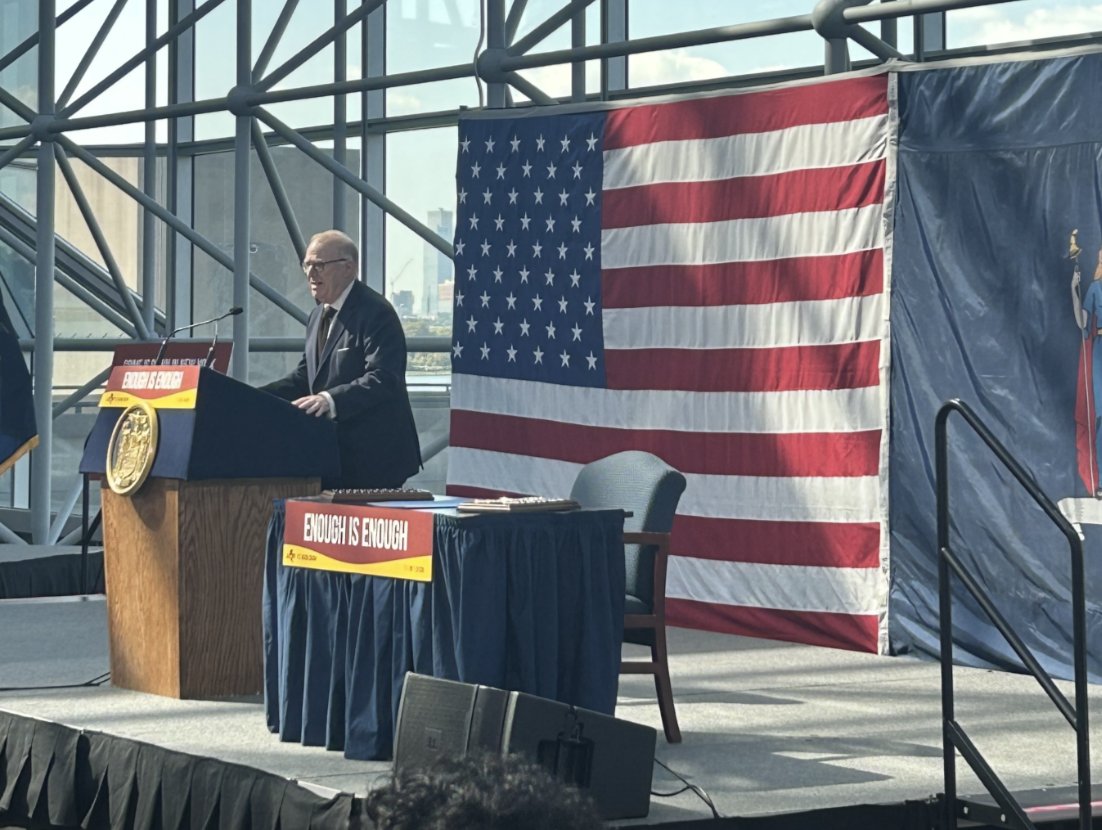 Honored to speak at the signing of a landmark slate of New York State gun safety bills. Thank you to <a href="/GovKathyHochul/">Governor Kathy Hochul</a> and all the legislators who delivered life-saving progress. This wouldn't have happened without the tireless advocacy of our <a href="/MomsDemand/">Moms Demand Action</a> and <a href="/StudentsDemand/">Students Demand Action</a> vols!