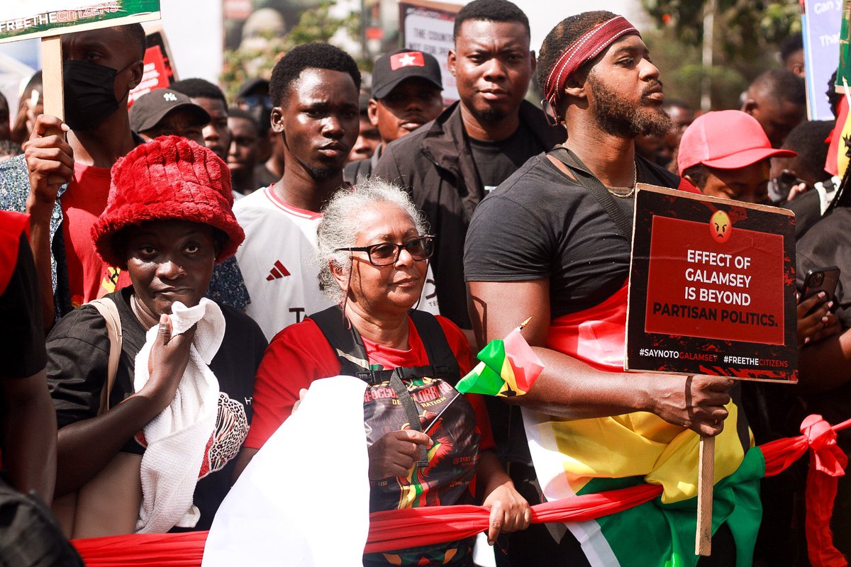 _The_Glover's tweet photo. Remember, before anything else, we are Ghanaian first. The effects of galamsey do not recognize party colors. We’ll all be affected. Stop the blame game. WE WANT YOU TO #StopGalamseyNow not point fingers at who started it first. The country is dying FFS!!! STOP GALAMSEY NOW!! https://t.co/nXyYrTh2MU