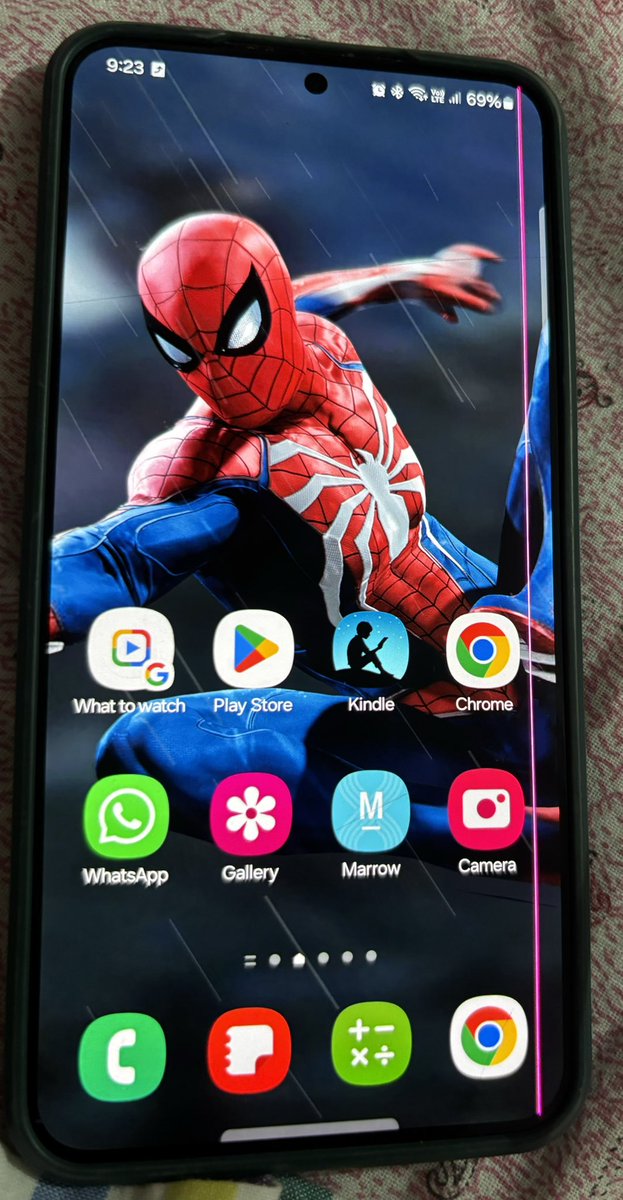 xavideb's tweet photo. @SamsungIndia  @SamsungMobile 
Pink line in s22plus. How to fix https://t.co/MTTzrPHRZz