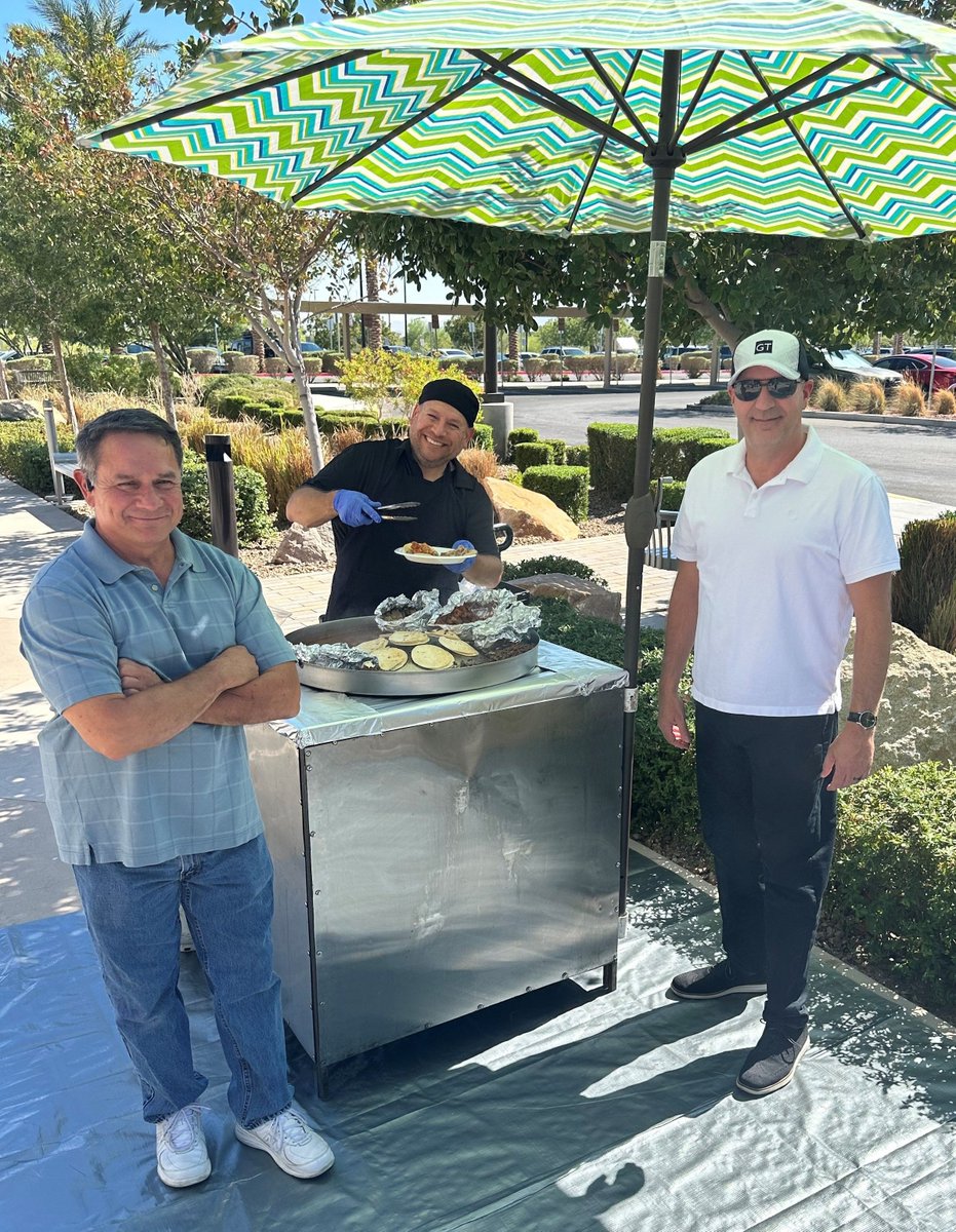 GT_Law's tweet image. 🌮🎉 Nothing beats the combination of tasty tacos and sunshine! Our GT Las Vegas office spiced things up on Friday, October 4th by celebrating National Taco Day with fresh grilled tacos from Jorge and Dalila’s Taco Bar. 🥳🌟 #NationalTacoDay #GTLasVegas #SupportSmallBusiness
