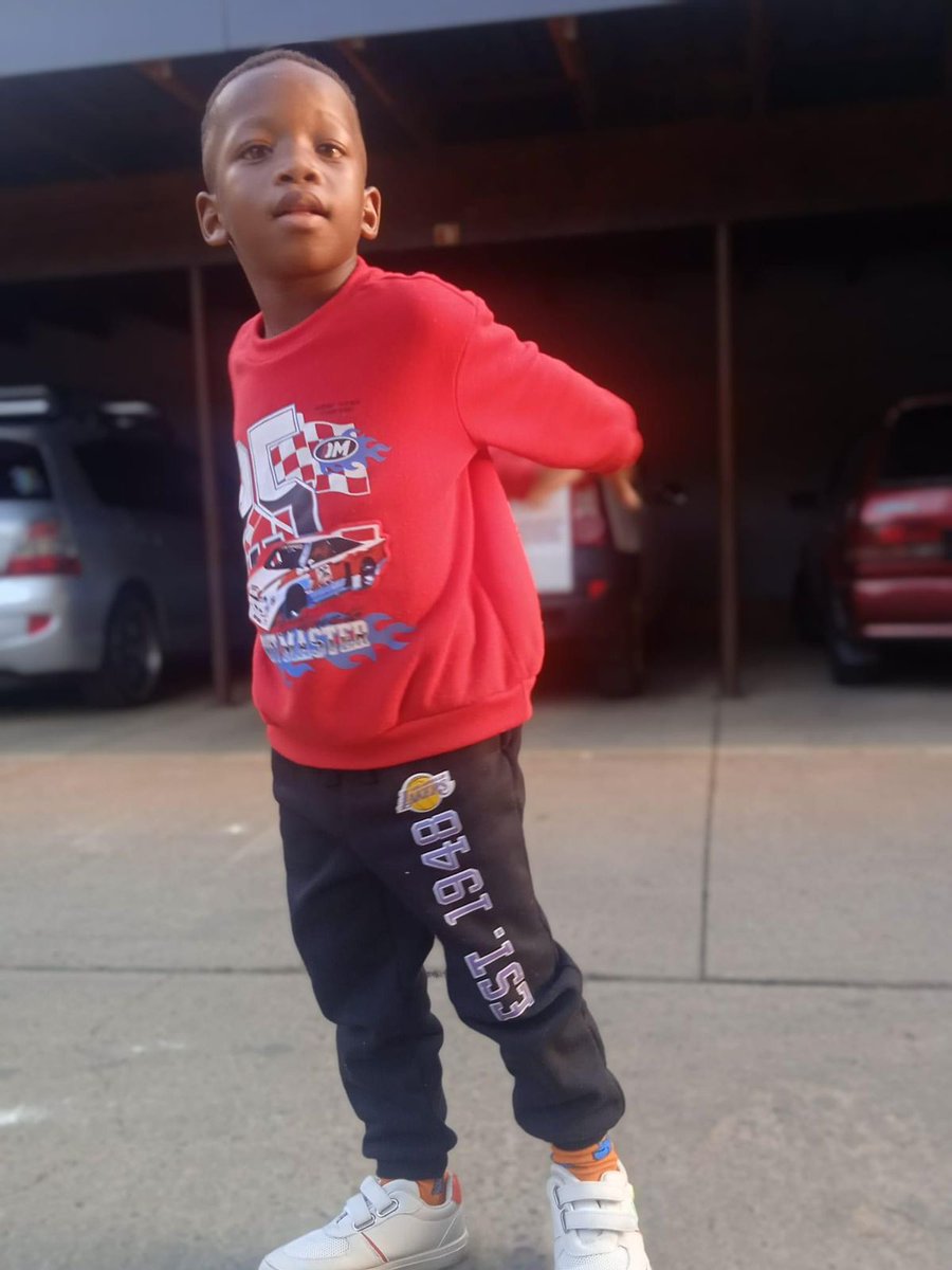 biphakathi's tweet image. MISSING CHILD ALERT!
Please help us find our son Nkosiyapha Dlamini
Age: 5 yrs old
Light in completion, he was wearing a black 2 piece tracksuit and black sandals
He was last seen at school (Post Eind Loerskol) Pretoria Sunnyside around 13:15 when we came to pick him up as usual…
