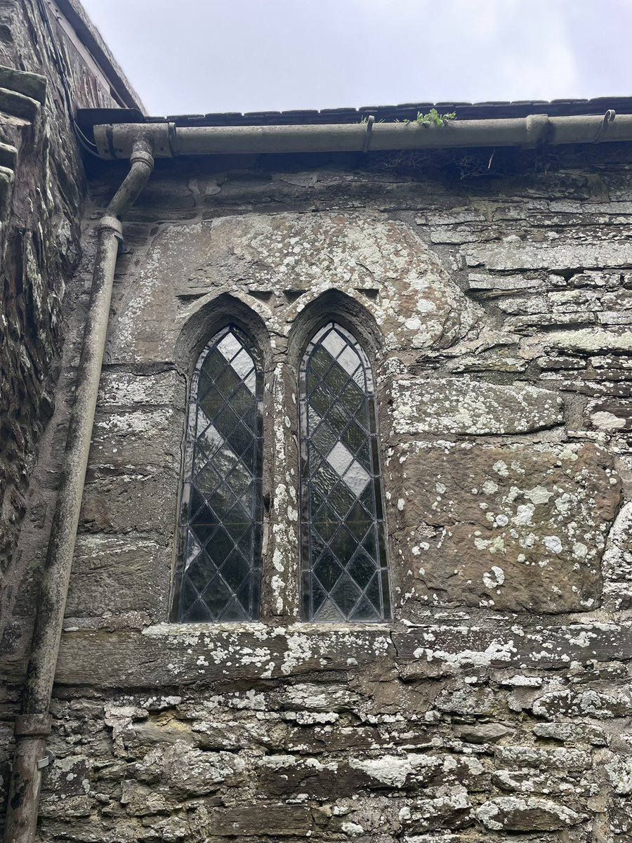 St Michaels- Bryngwyn Radnorshire is a real hidden gem. Some brilliant vernacular masonry, and probably my favourite quoin of all time.

#conservation #radnorshire #stmichael
#stonemasonry