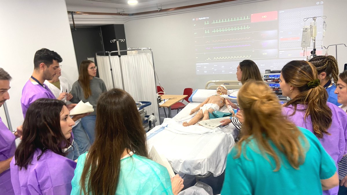 S'està duent a terme el Curs d'Oxigenació per Membrana Extracorpòria (ECMO) Pediàtric i Neonatal al Centre de #SimulacioVH.

Hi participen professionals implicats en l'atenció al nen amb suport en ECMO: intensivistes pediàtrics, infermeria UCIP, perfusionistes i anestesiòlegs.