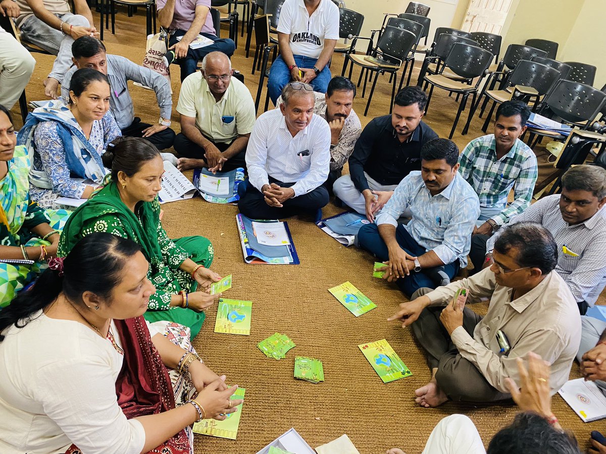 InfoGujcost's tweet photo. The final Teacher’s Training session for #ClimateScience activity based board games of #Ahmedabad district concluded today @gujvidyapith 

A total of 1,000 schools #students of Gujarat will now get opportunity to learn various #Concept of Climate change #mitigation with fun. https://t.co/xve6hVKl5c