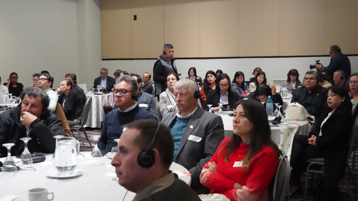 FAOPERU's tweet photo. 🚨Perú, primer país en la Región que usa la herramienta de evaluación #UnaSolaSalud de @FAO, que permitirá conocer y evaluar los esfuerzos en #UnaSolaSalud para prevenir enfermedades transfronterizas en los sectores salud animal, salud humana, y ambiente.
#ECTAD https://t.co/hn91bUcJJN