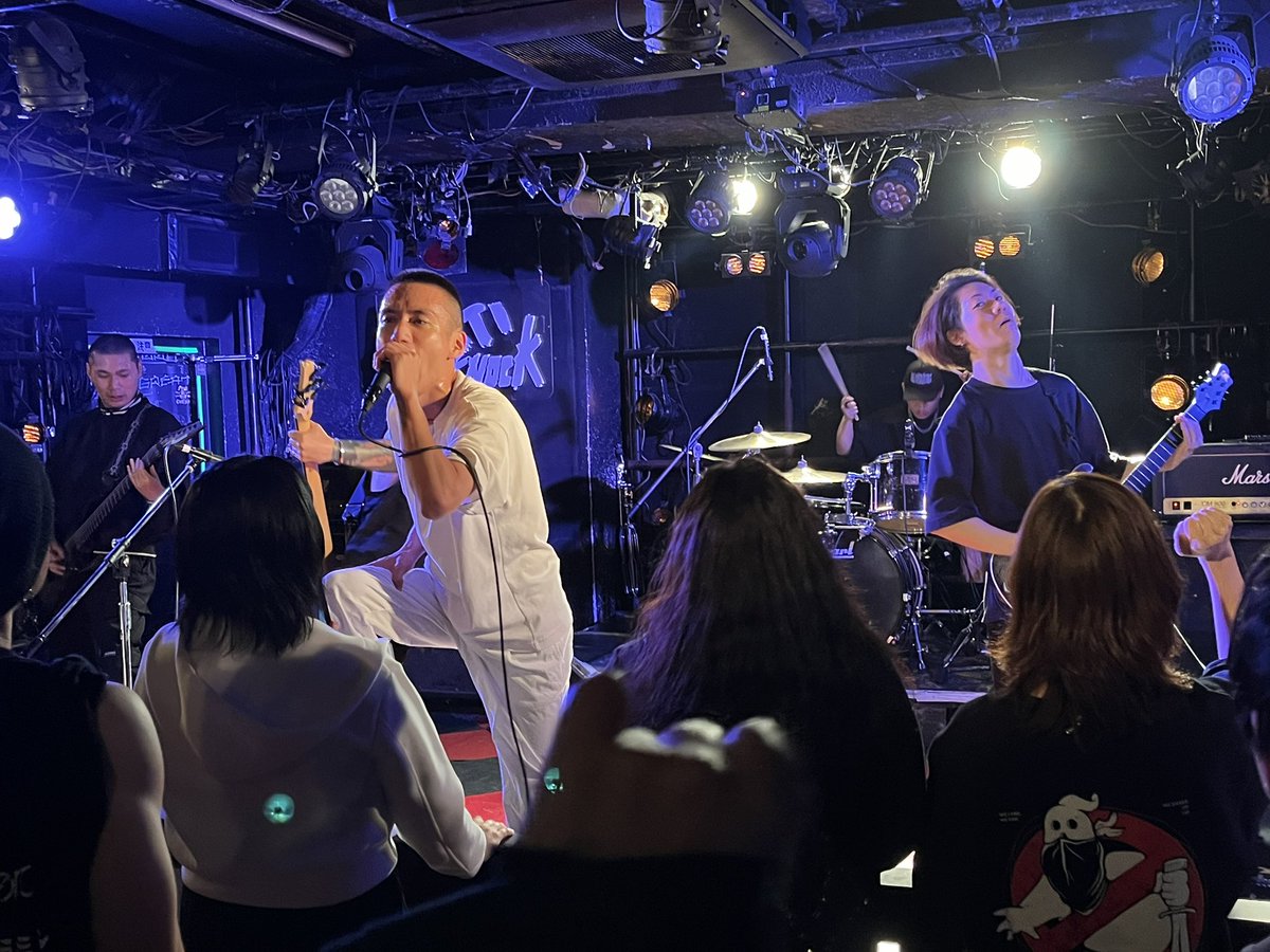 90CXvMZDLGwJsM9's tweet photo. 昨日のANTIKOCKトッパー観れなかったんだけど、観れたのは全部良かったよ🔥
少しだけ写真撮ったの3バンドだけなんだけど、みんな撮ってみたかったわ⚡️
ライブ写真好きだなぁ
カメラ買うかな📷✨

#AGhostofFlare 
#Changeless 
#Dimrays 
#GUNGIRE 
#SYNDIKATE 
#NABLA9 
#逃した魚 
#細 https://t.co/iGZd70Q9FI
