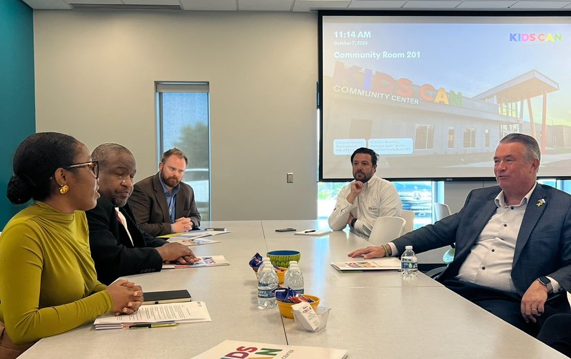 firstfiveyears's tweet image. Educators at Kids Can Community Center in Omaha, NE are helping young learners &amp;amp; their families learn, grow, &amp;amp; succeed.

Thank you @RepDonBacon &amp;amp; @FirstFiveNebr for joining FFYF in a visit this week to see the positive impact of quality early childhood education firsthand!