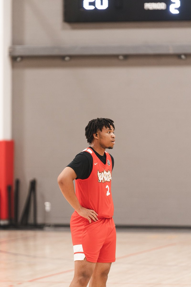 2025 guard <a href="/kalonda_tracy/">Tracy Kalonda</a> has been on a tear in the AZ Compass fall league after missing July with an injury, averaging 26 points a game for <a href="/BellaVistaHoops/">Bella Vista Prep 🐻</a>. 

Sleeper in the making?

SMU, Vermont and Eastern Michigan in the mix.