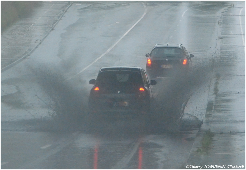Cliches49's tweet image. Quand Kirk nous rend visite dans le secteur angevin...
#tempetekirk #tempete #meteorologie