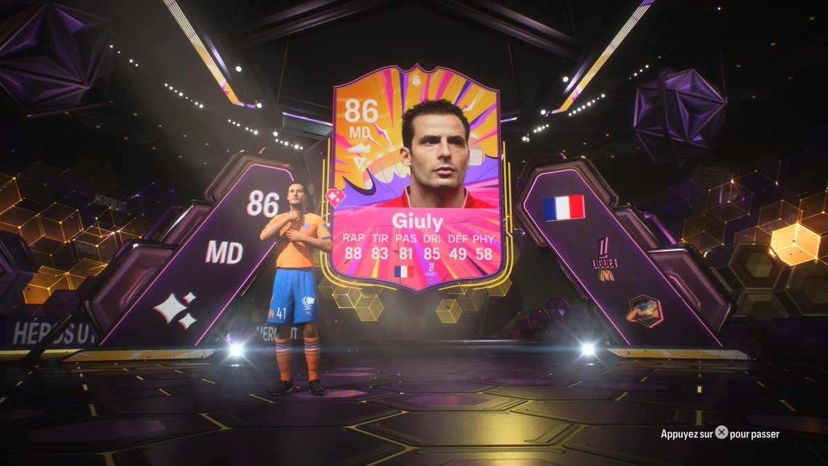 FANSDEFUT tweet media