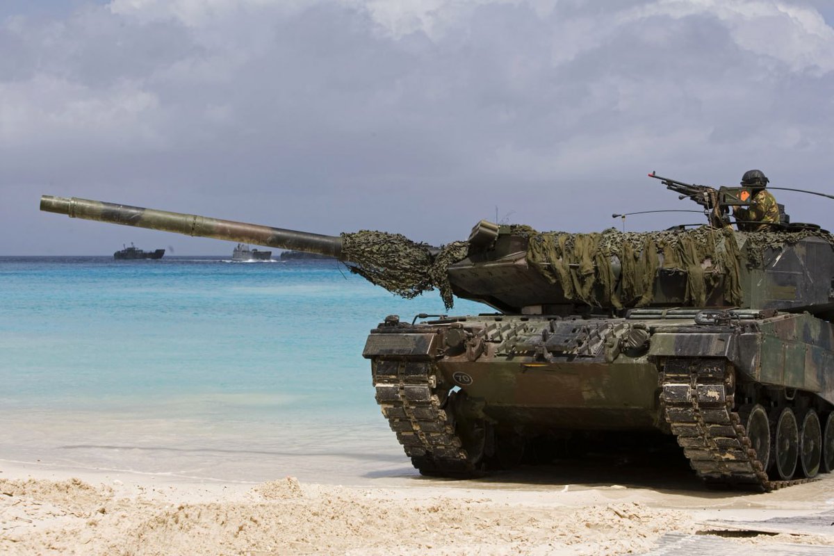 oscar198o's tweet photo. Bonitas fotografías de Leopard-2 A6 Holandeses en la Bahía de Daaibui en la isla caribeña de Curazao durante el ejercicio conjunto León del Caribe. #tanktwitter https://t.co/XtAXRaIVt0