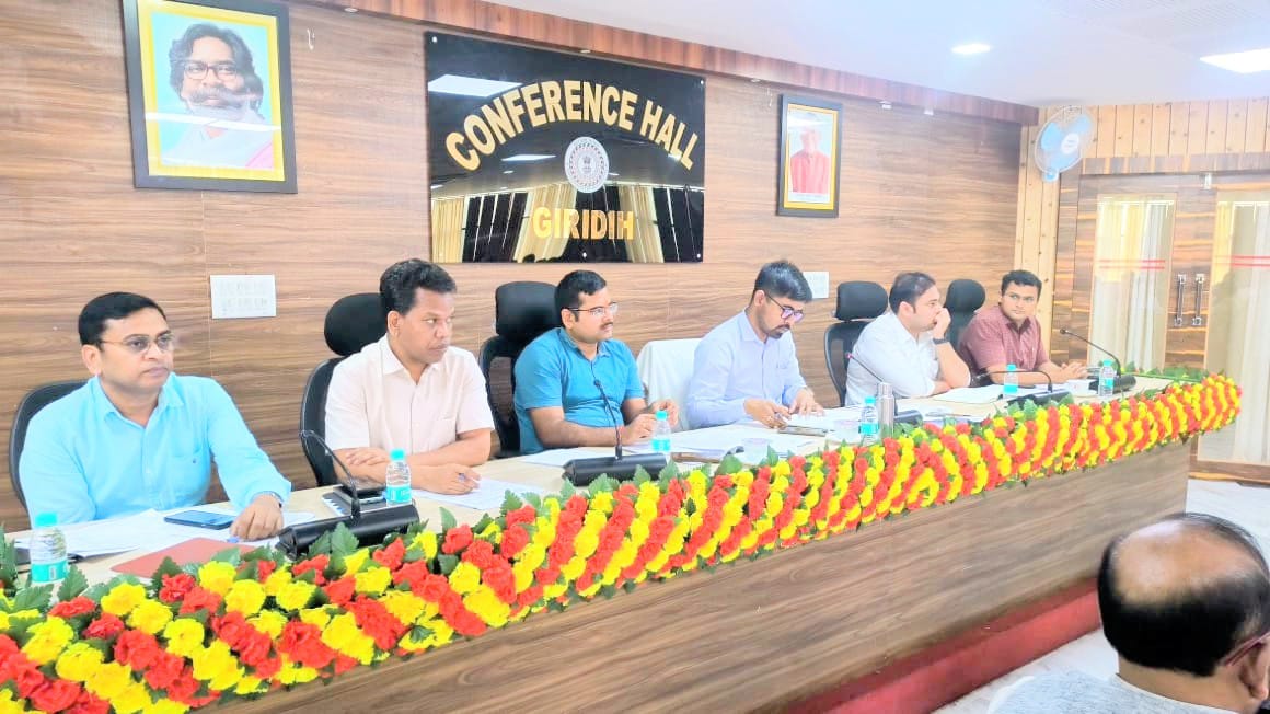 आज समाहरणालय सभागार में उपायुक्त-सह-अध्यक्ष, जिला पर्यावरण समिति की अध्यक्षता में जिला स्तरीय पर्यावरण समिति की बैठक आयोजित किया गया। बैठक में उपायुक्त, श्री नमन प्रियेश लकड़ा के द्वारा पूर्व की बैठक में दिए गए दिशा-निर्देशों के उचित अनुपालन की विस्तृत समीक्षा की गई।