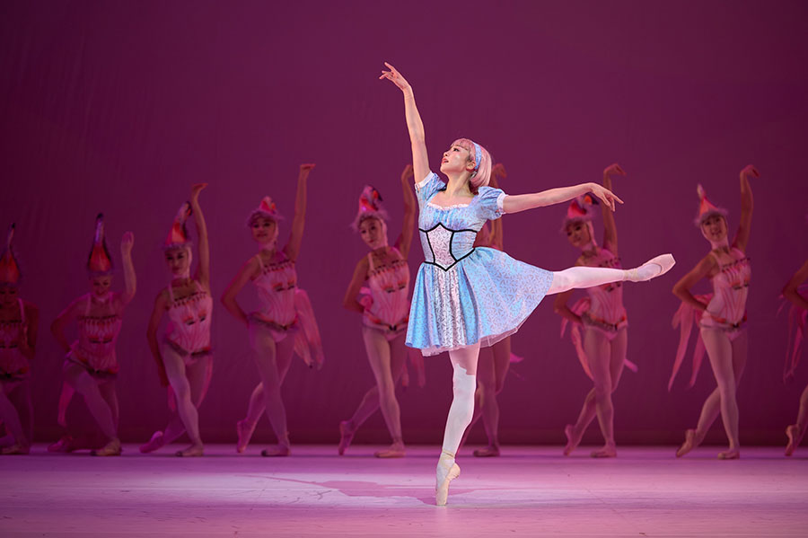ballet20dotcom's tweet photo. 🩰 Hong Kong #Ballet will bring its award-winning production "ALICE (in wonderland)" to Beijing's National Centre for the Performing Arts on Nov 15 and 16. https://t.co/DAPhk8zKFW https://t.co/mR4Uqvev6U