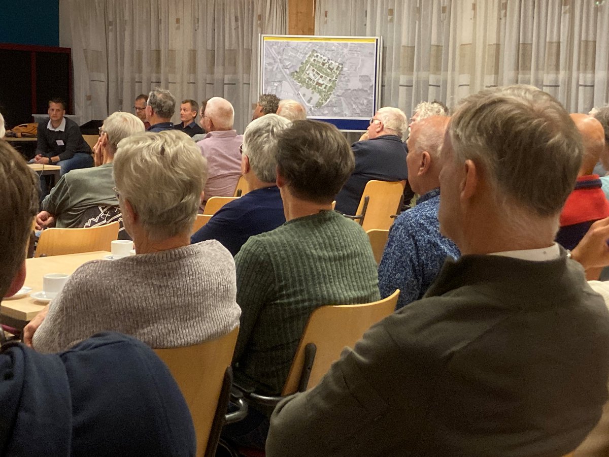 Eertbeeck1's tweet photo. 𝗕𝗲𝗹𝗮𝗻𝗴𝗿𝗶𝗷𝗸𝗲 𝘀𝘁𝗮𝗽 𝗕𝘂𝗿𝗴𝗲𝗿𝘀𝘁𝗲𝗿𝗿𝗲𝗶𝗻🚧💡
Goede opkomst bij participatieavond. Actuele plannen werden gepresenteerd en besproken. Het Voorlopig Ontwerp wordt later dit jaar voorgelegd aan gemeentebestuur. Uitwerking volgt in 2025.
👉https://t.co/WfmSfC65oV https://t.co/AuNG44vlVj