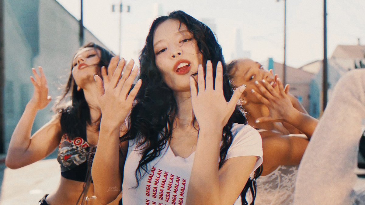 rubyjenniedits's tweet photo. ، ♡ 'MANTRA' Teaser
#JENNIE_Mantra #JENNIE https://t.co/jAeuqky6Qb