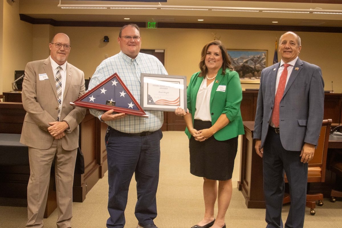 JobsUT's tweet image. It's Customer Service Week! Read more about a few members of our veterans team who have shown exemplary customer service this year jobs.utah.gov/blog/post/2024…