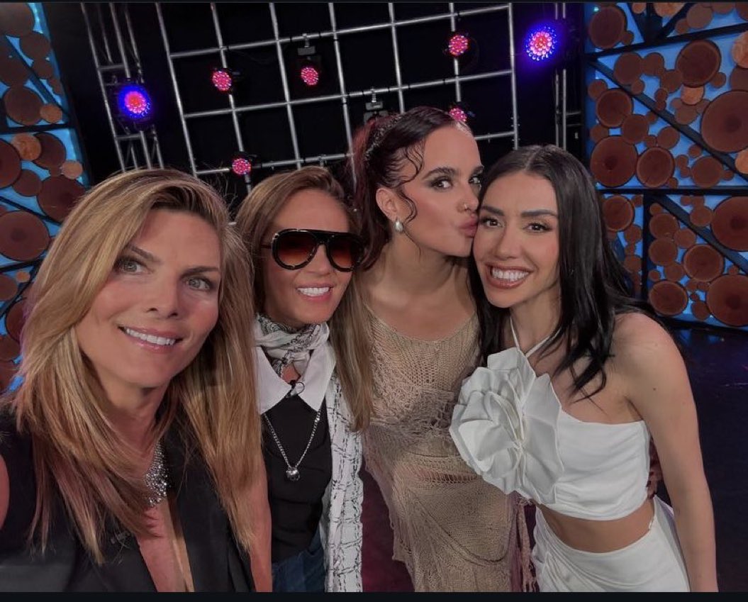 PincheChinos's tweet image. Cuando unas Reynas supremas se marchitan, unas nuevas Florecen 🏳️‍🌈🏳️‍🌈

#Garime #Mojoe