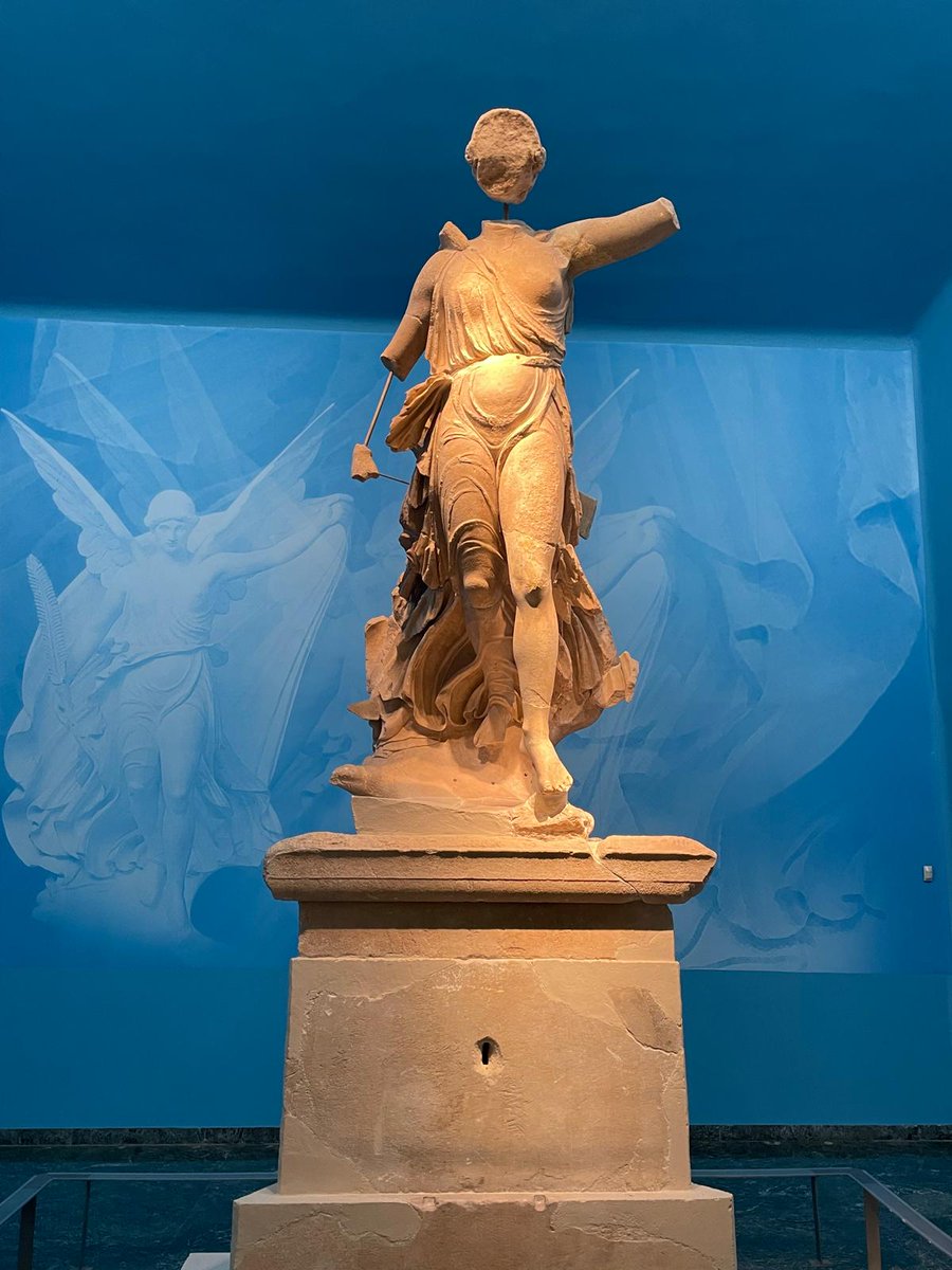 AcadOlympiqueFr's tweet photo. [🇬🇷AIO]
 
Des nouvelles d’Olympie🇬🇷🇫🇷

Moment d’histoire et de culture pour notre représentant @AliiRamdane et les étudiants du séminaire à l’AIO - @IOA_Official - avec une visite du site antique d’Olympie, son musée archéologique et bien évidemment le stade d’Olympie
#CEOF #ANOF https://t.co/MNDwaBh38B