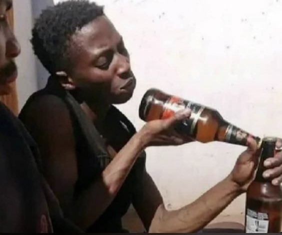 CaesarMc6's tweet image. If she opens beer like this bro, run for your life.😂