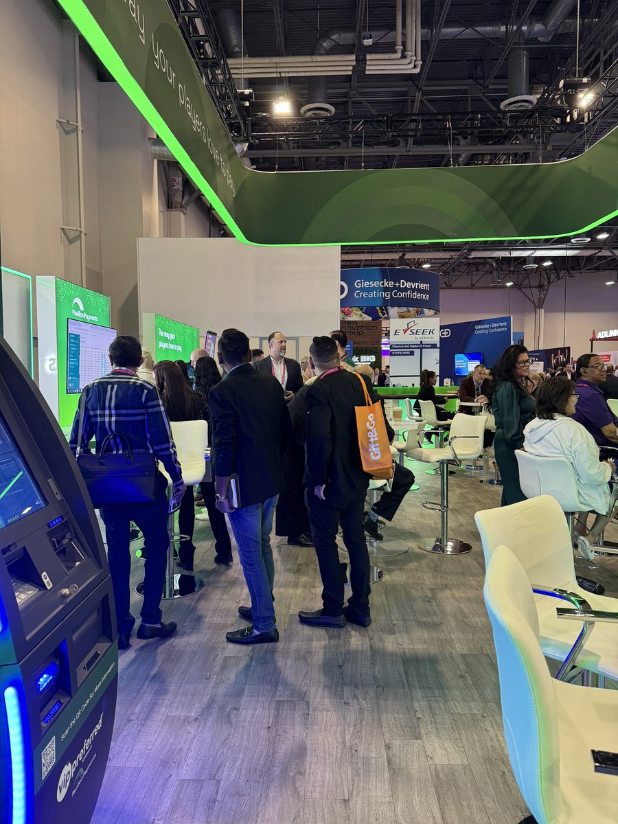 PavilionPayment's tweet photo. We’re in the final stretch! Day 3️⃣! 

If you haven’t entered our giveaways, you’re missing out on the @vip_preferred way! 

Come see what we have to offer and win some goods! 💚💫

📍@G2Eshows | Booth #4411 

@PavilionPayment | #vippreferred | #pavilionpayments | #G2E2024 https://t.co/XDEM6n6zAR