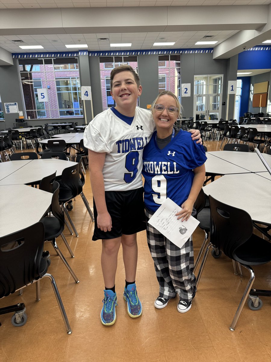 Sundae Foster tweet media