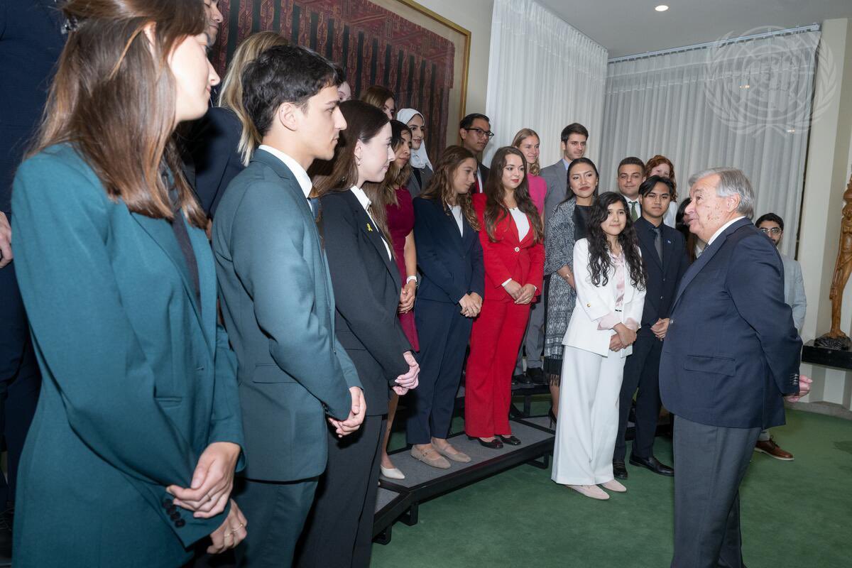 📣“Make as much noise as possible for the youth in your country,” said the Secretary General, António Guterres, while taking a photo with us, the UN Youth Delegates.

We had the opportunity to capture this moment with the Secretary General, who is a leading advocate for youth