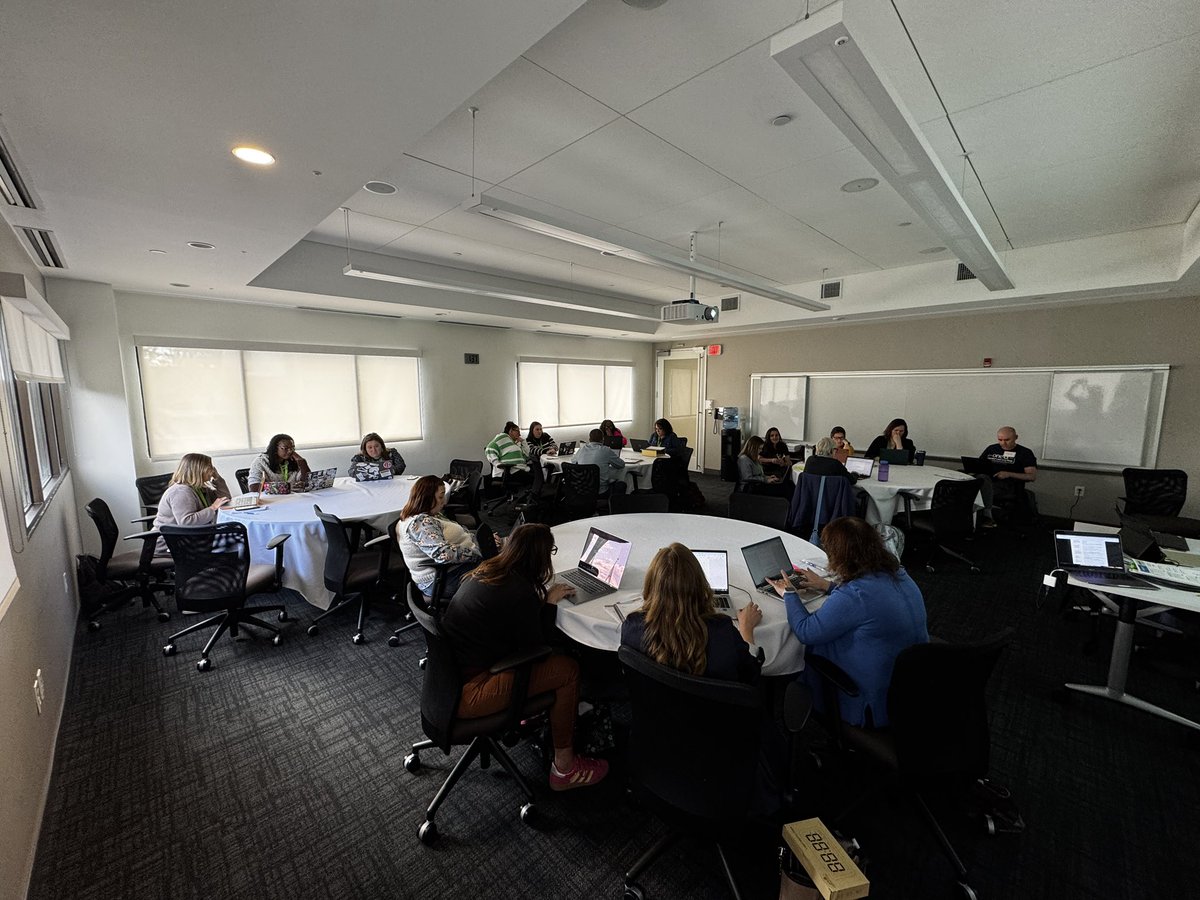 OSEMassCom's tweet image. Community Day on our 100th day! It was so fantastic. Our community is the key to our happiness. Also, added on-demand support on our website at OSEMass.org Check out the site today. #openscied @OpenSciEd @one8alhub @MASchoolsK12 @MAScienceEdu @MAscienceteach @NSTA