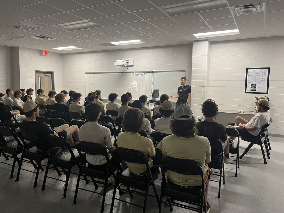 Conroe_Baseball's tweet photo. Former Tiger and current @Pirates player @DerekBerg12 shared with the team about his time with @ArmyWP_Baseball and the blessing we have to play this great game every day! #TigerForever #AAIT https://t.co/tLGCpcT2Mb