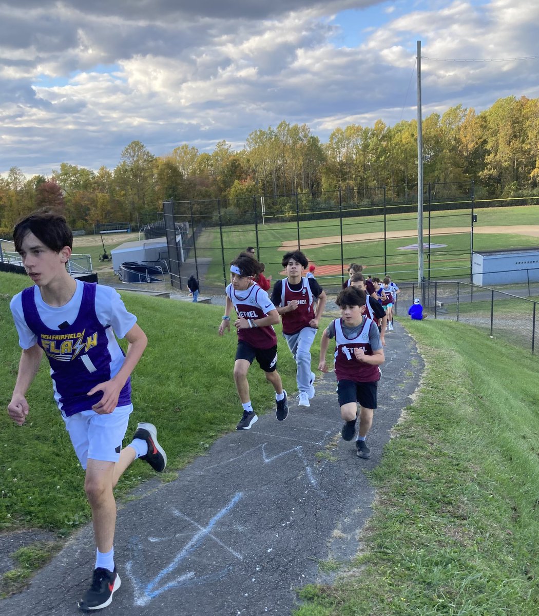 KeithMarotta's tweet photo. Meet day at New Fairfield. Bara, Courtney, Mietz, take top three overall in girls race. Boys run well and take 2nd in the meet. Go 🐯 https://t.co/UFuCmMqdSU