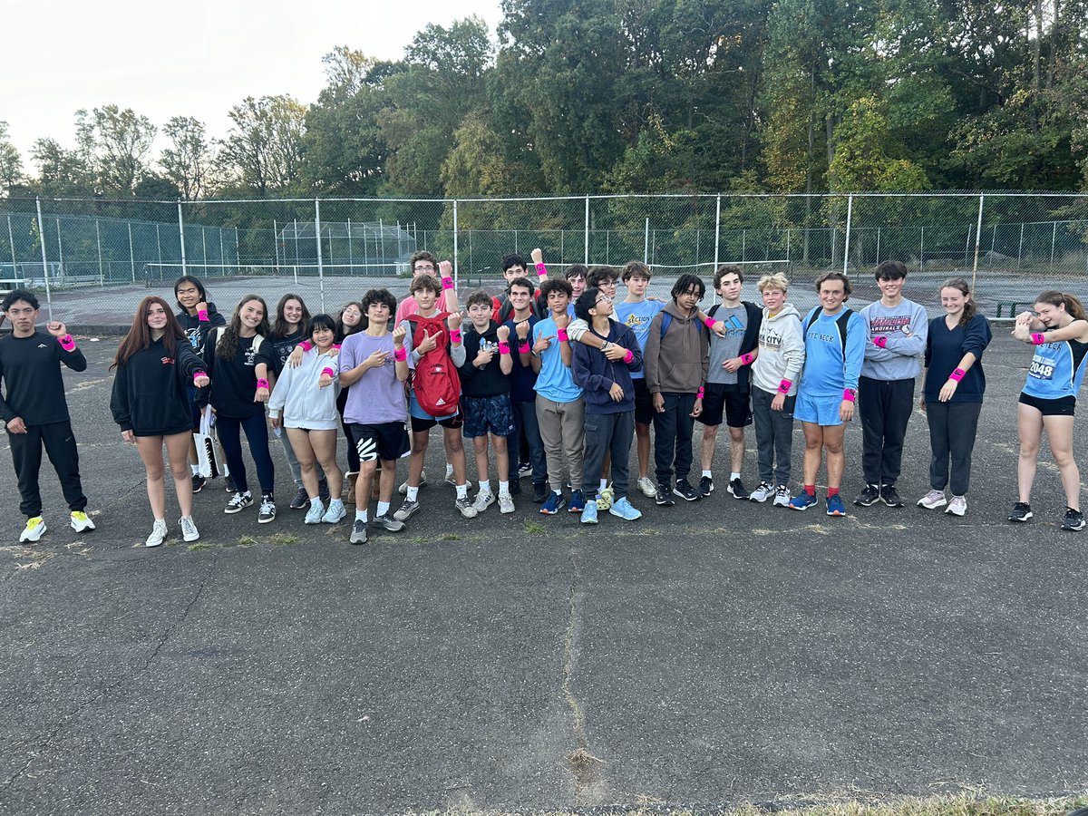 RNHSXCTF's tweet photo. Nice league meet where boys & girls teams came 3rd! Boys led by SR capt Zach Harrison (4th) & JR Carlos Miranda (8th)! Girls led by SR capt Phoebe Carmel (5th) & SO Elle Barker (8th)! These athletes are also All-League & Katie Harvey & Yuna Hong are AL Honorable Mention! #RNXC https://t.co/glQzLFu0aU