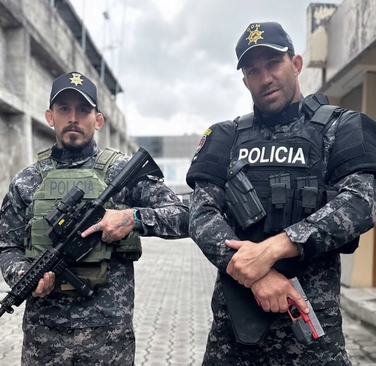 OjoSecoEcuador's tweet photo. Ahooooora la delincuencia en el #Ecuador 🔥🔥🔥
#ChitoVera #Rockhold https://t.co/p6GXHiiVTq