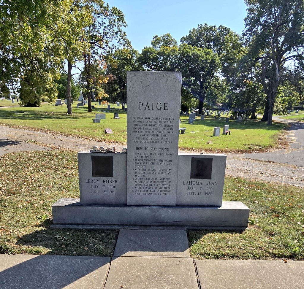 DennisCGarcia's tweet photo. While in KC, I paid my respects to the legendary #SatchelPaige &amp; #BuckONeil @SABRLandmarks https://t.co/szgHzeyMn0