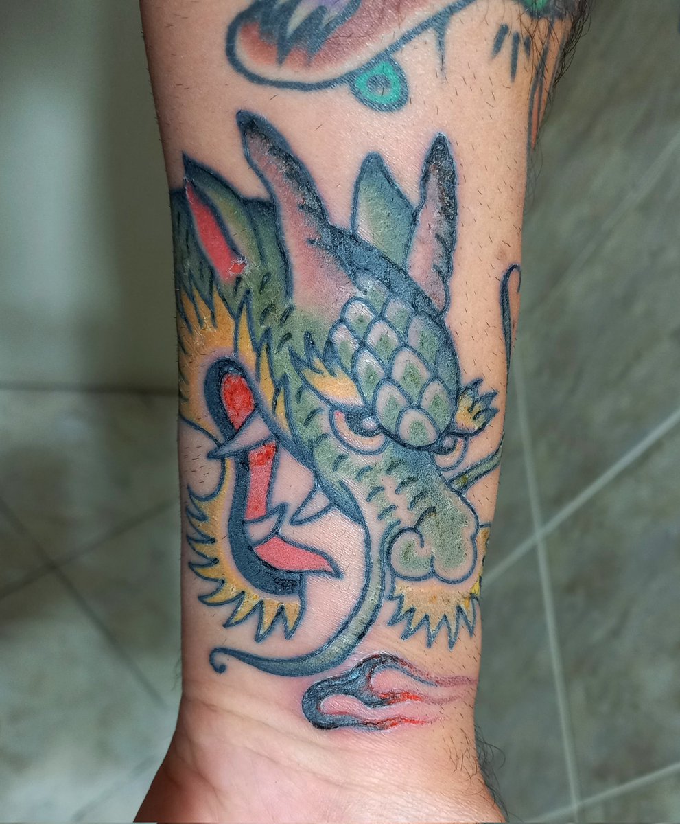 riobaldoom's tweet photo. A tattoo que mais doeu até agora. Ainda cicatrizando. Por que a gente escolhe sofrer? https://t.co/Tp6DubCijN