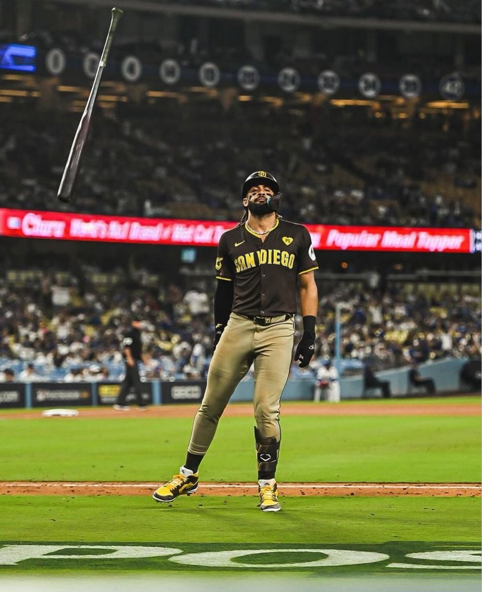 LYONS_PICKS's tweet photo. ¡GANATE $1,000 PESOS! ⚾️🇩🇴

Si Tatis pega un HomeRun hoy, le voy a regalar $1,000 pesos a 1 persona! 

Requisitos para participar 🔥
•Seguirme
•Darle RT y ❤️
Con eso estarás participando! 

En dado caso de ganarse, yo me estaré comunicando con el ganador en 24 horas después max https://t.co/vsuSitkrXM