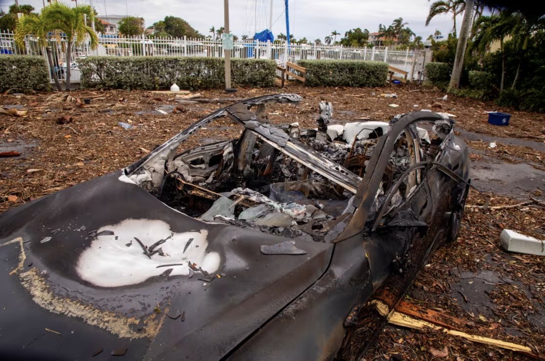 🌀#Milton | Los autos eléctricos son una "bomba" al entrar en contacto con agua salada, advierten.

Los detalles 👉 tlmdo.co/3NkXp1N