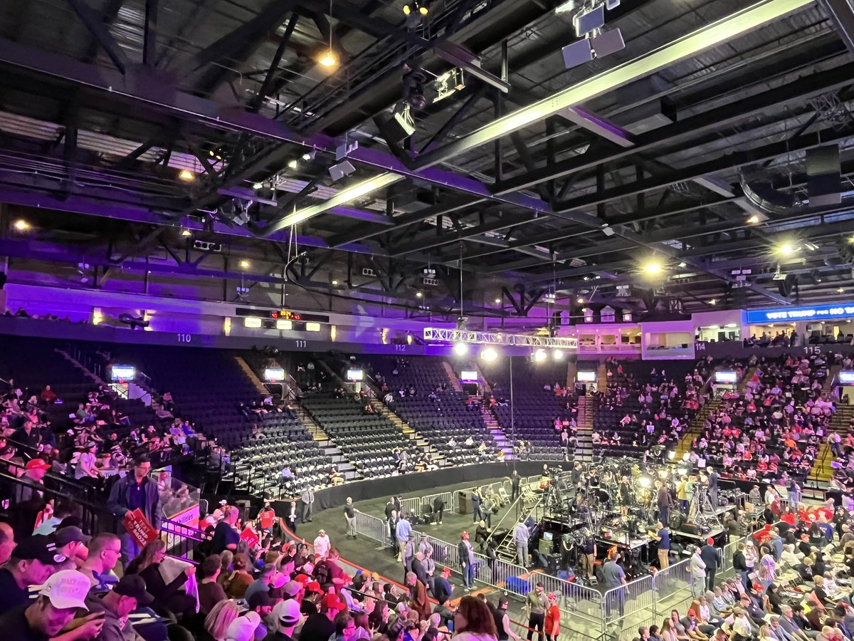 Dana Milbank tweet media