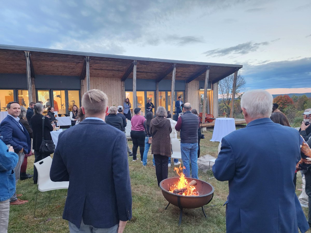 Having a fantastic time here at the Hitchcock centers sponsored after 5 event with the Amherst Chamber of Commerce.
Are you a part of any Chambers in your area?

List your chamber you support below 😎🌍