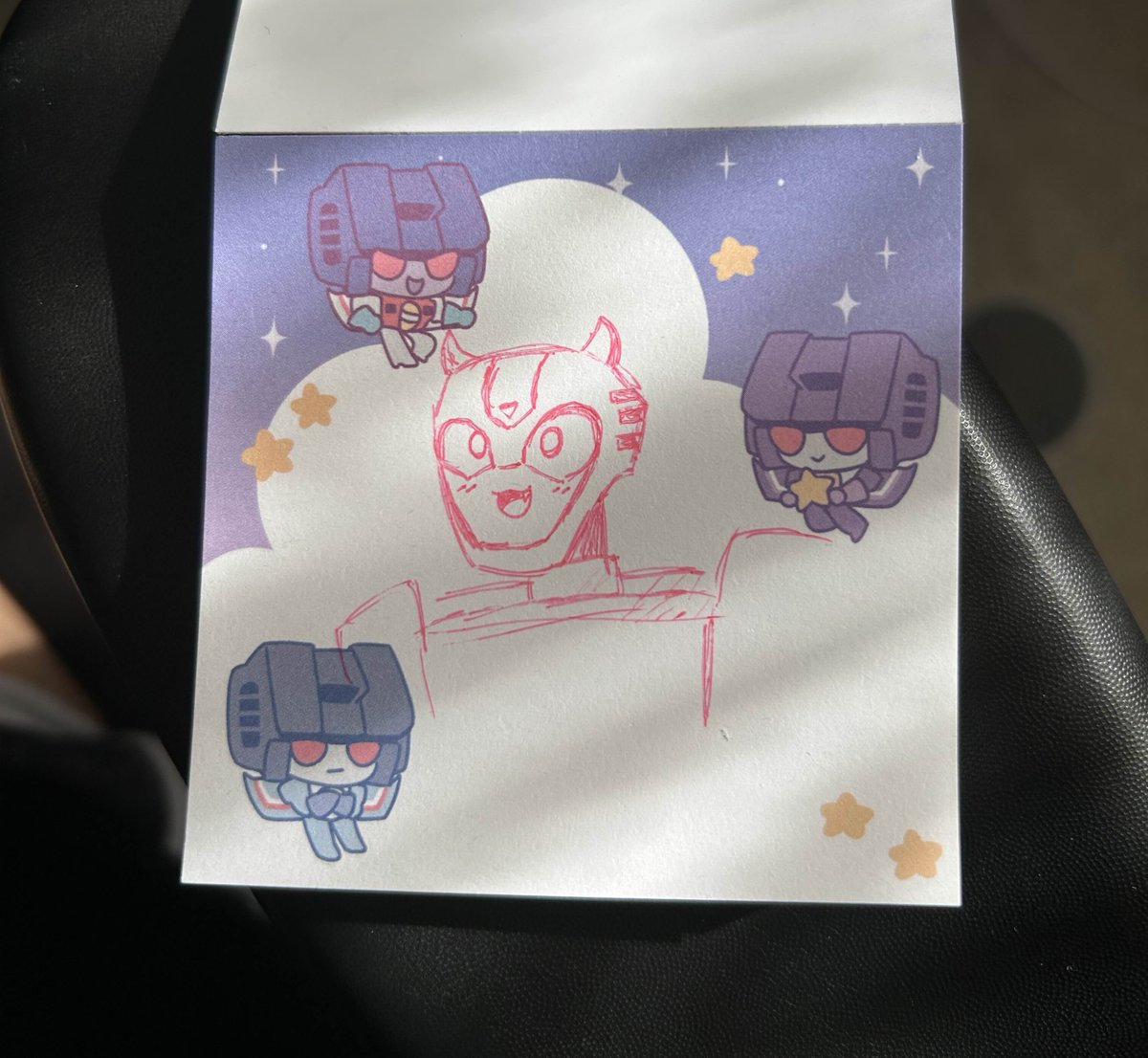 cutest tfa bumblebee on the cutest notepad 😻 <a href="/plushisheep/">plushi🐏</a>